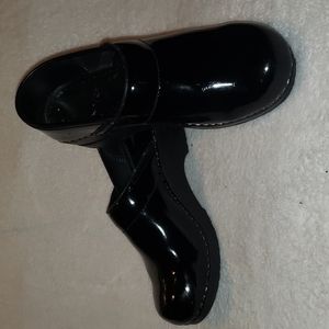 Dansko black patent leather clog shoe, size 37